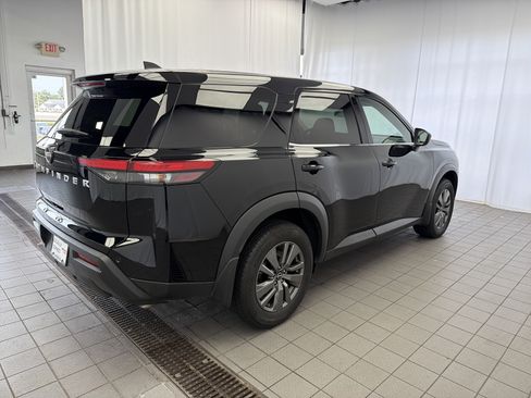 Used 2025 Nissan Pathfinder S FWD image 4