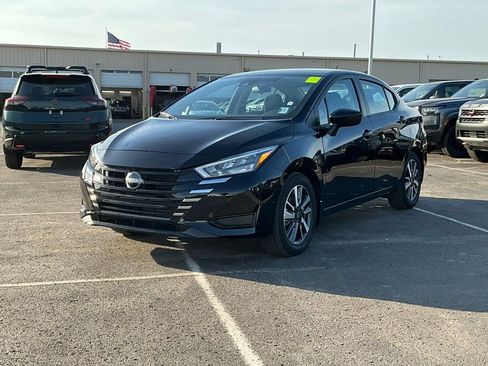Used 2025 Nissan Versa S w/ S Plus Package image 3