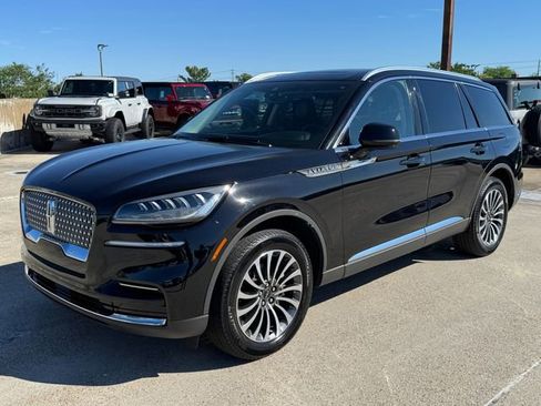 Used 2023 Lincoln Aviator AWD w/ Premium Package image 12