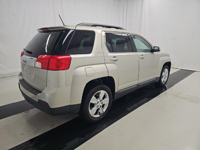 Used 2015 GMC Terrain SLT w/ Chrome Edition FWD image 4