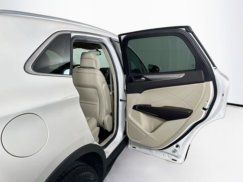 Used 2019 Lincoln MKC Premiere FWD image 28