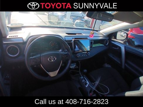 Used 2018 Toyota RAV4 XLE AWD/4WD image 5