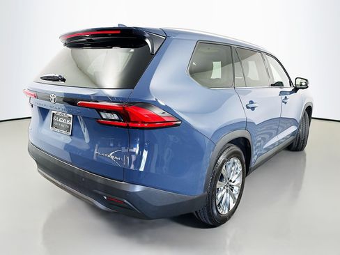 Used 2024 Toyota Grand Highlander AWD image 7