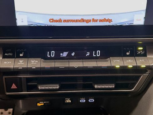 Used 2025 Toyota Camry XSE FWD image 13