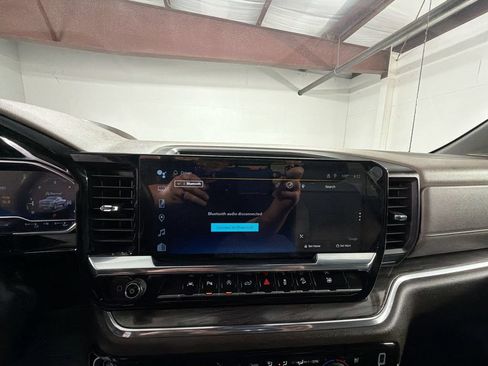 Used 2024 Chevrolet Silverado 1500 LTZ AWD/4WD image 13