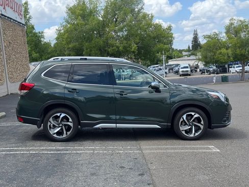 Used 2024 Subaru Forester Touring AWD/4WD image 2