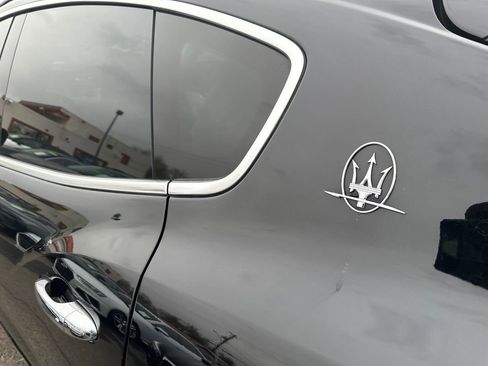 Used 2017 Maserati Levante w/ Sport Package image 12