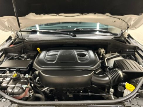 Used 2020 Jeep Grand Cherokee Altitude AWD/4WD image 12