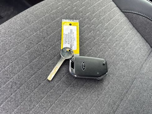 Used 2021 Kia Seltos S FWD image 23