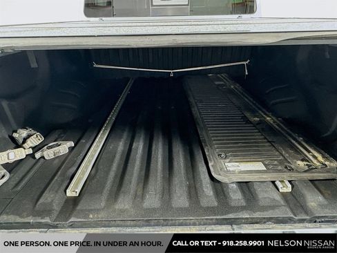 Used 2020 Nissan Titan SL w/ Moonroof Package AWD/4WD image 29