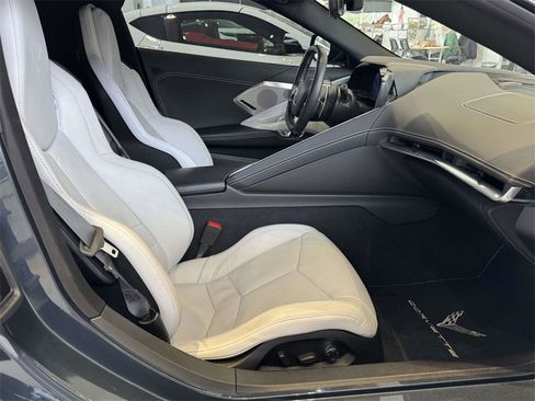 Used 2021 Chevrolet Corvette Stingray Preferred Cpe w/ Z51 Performance Package image 14