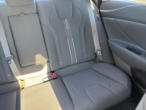 Used 2025 Hyundai Elantra SEL image 34