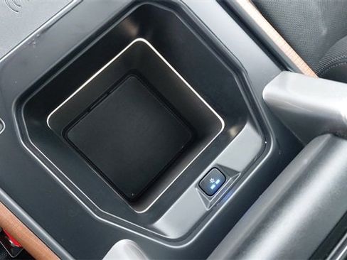 Used 2023 Land Rover Defender 130 X-Dynamic SE image 19