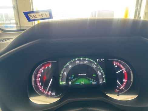 Certified 2025 Toyota RAV4 XLE FWD image 26
