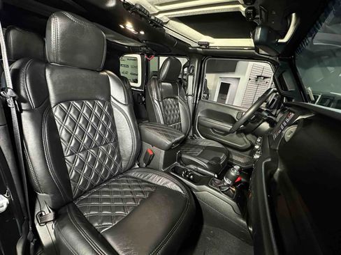 Used 2022 Jeep Wrangler Unlimited Rubicon w/ Xtreme Recon 35" Tire Package image 22