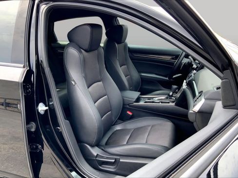 Used 2022 Honda Accord Sport image 9