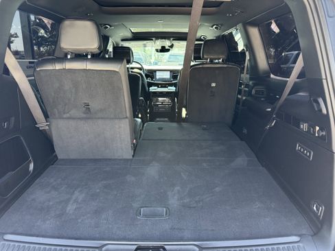 Used 2022 Jeep Wagoneer Series III w/ Premium Group I RWD image 32