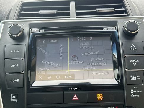 Used 2016 Toyota Camry XLE w/ Moonroof Package FWD image 20