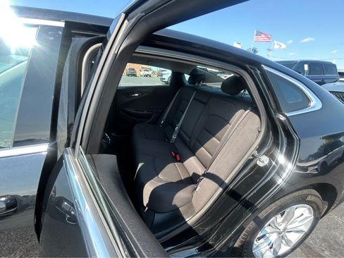 Used 2025 Chevrolet Malibu LT FWD image 8