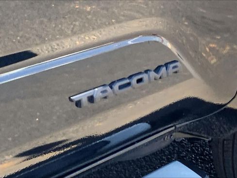 Used 2025 Toyota Tacoma SR5 RWD image 10