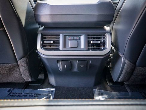 Used 2021 Ford F150 Platinum w/ FX4 Off-Road Package AWD/4WD image 34