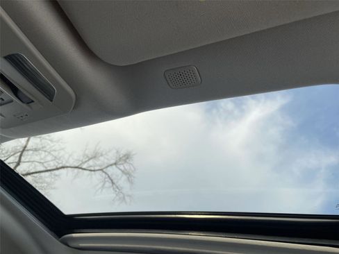 Used 2022 Toyota Highlander XLE image 20