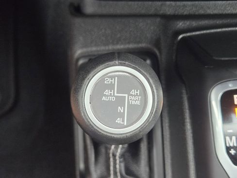 Used 2021 Jeep Wrangler Unlimited Sahara AWD/4WD image 26