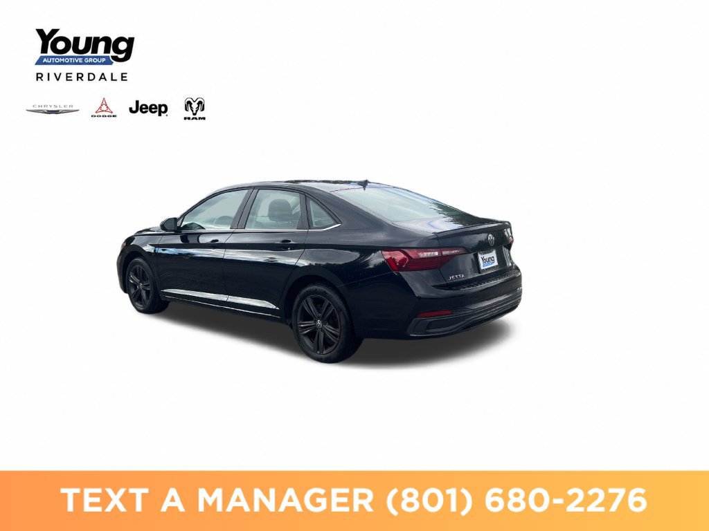 Used 2024 Volkswagen Jetta SE FWD image 3