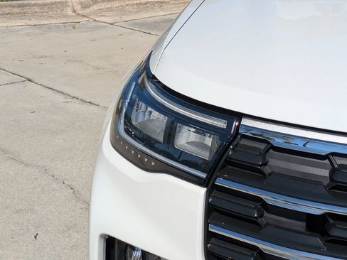 New 2026 Ford Explorer Active w/ Active Comfort Package RWD image 9
