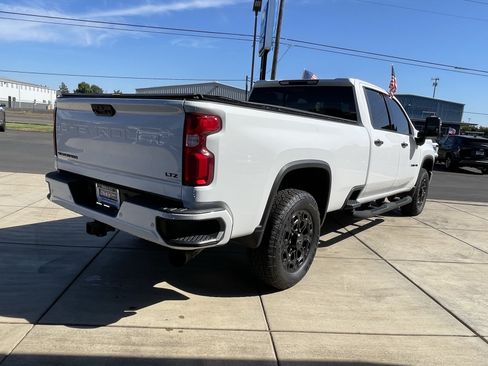 Used 2021 Chevrolet Silverado 2500 LTZ w/ LTZ Plus Package AWD/4WD image 5