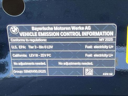 Used 2025 BMW i4 eDrive40 w/ M Sport Package image 27