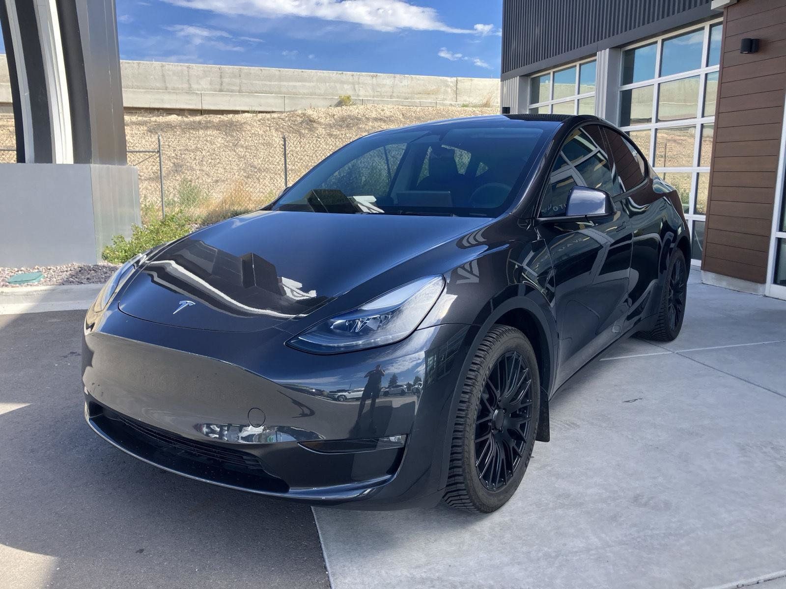 Used 2024 Tesla Model Y Long Range AWD/4WD image 4