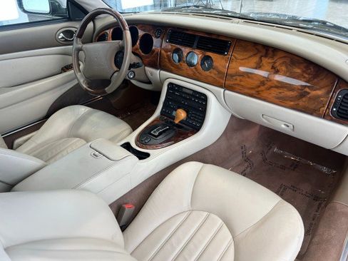 Used 1999 Jaguar XK8 Convertible RWD image 15