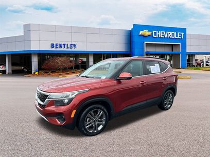 Used 2023 Kia Seltos S w/ Navigation Package