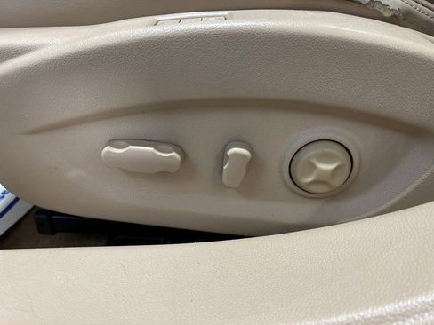 Used 2013 Buick LaCrosse Leather FWD image 12