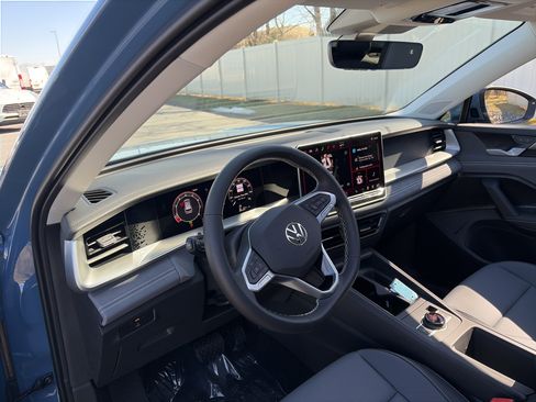 New 2026 Volkswagen Tiguan SE image 16