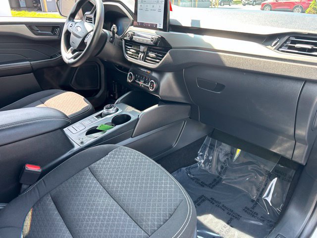 Used 2025 Ford Escape Active AWD/4WD image 10