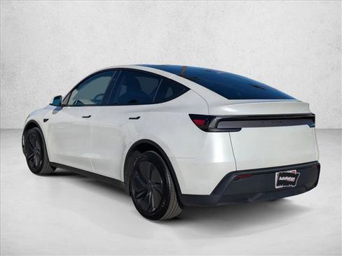 Used 2026 Tesla Model Y 2WD image 8