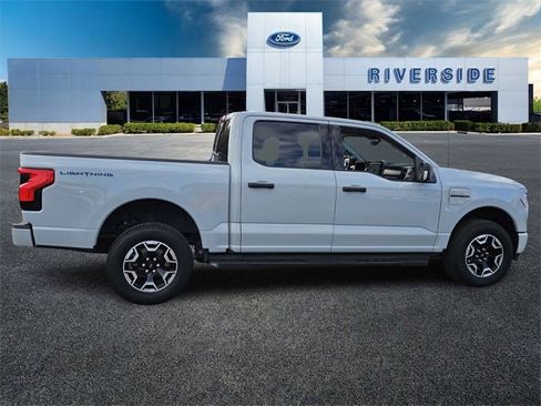 Used 2023 Ford F150 Lightning XLT image 8