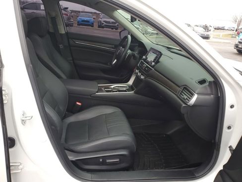 Used 2021 Honda Accord Touring image 32