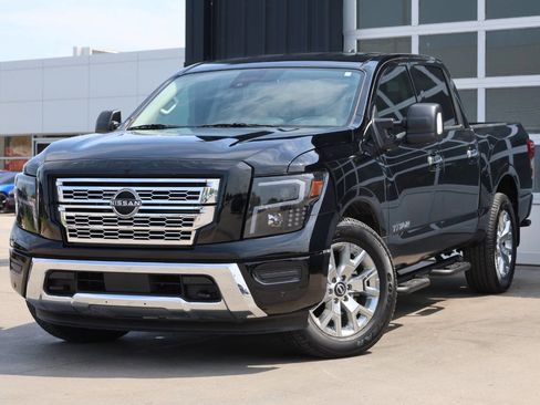 Used 2024 Nissan Titan SV w/ SV Utility Package image 3