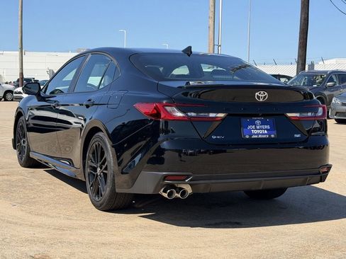 Used 2026 Toyota Camry SE FWD image 7
