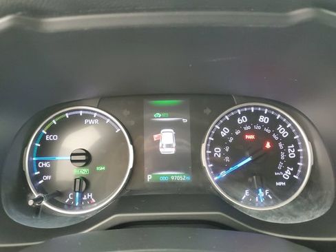 Used 2019 Toyota RAV4 LE w/ Carpet Mat Package AWD/4WD image 25