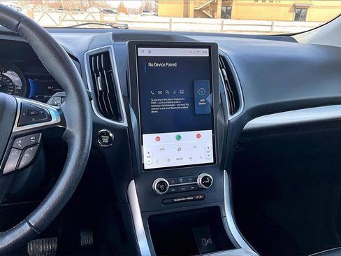 Used 2024 Ford Edge SEL image 6