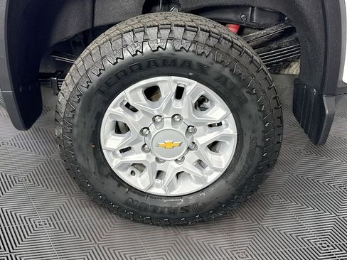 Used 2023 Chevrolet Silverado 3500 LT w/ Convenience Package AWD/4WD image 28