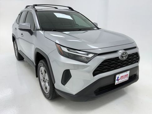 Used 2023 Toyota RAV4 XLE w/ Convenience Package FWD image 2