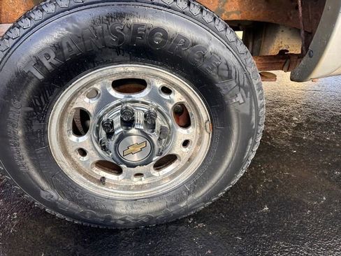 Used 2004 Chevrolet Silverado 2500 LT w/ Heavy-Duty Power Package image 7