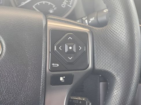 Used 2016 Toyota Tacoma SR5 RWD image 50