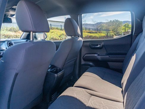 Certified 2018 Toyota Tacoma TRD Sport RWD image 18