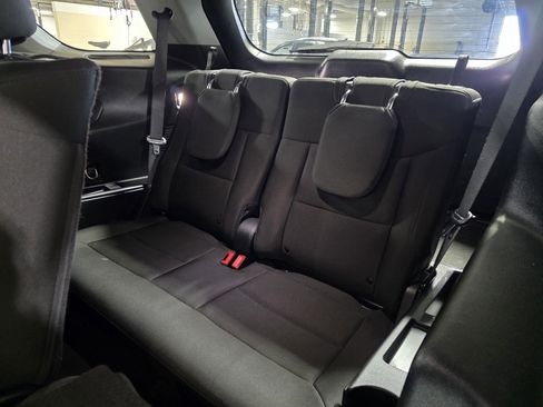 Used 2021 Ford Explorer XLT image 14